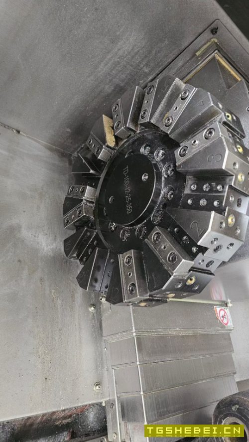 杭州惠勒LT-210，8寸卡盘主轴电机11/15KW，回转直径51.