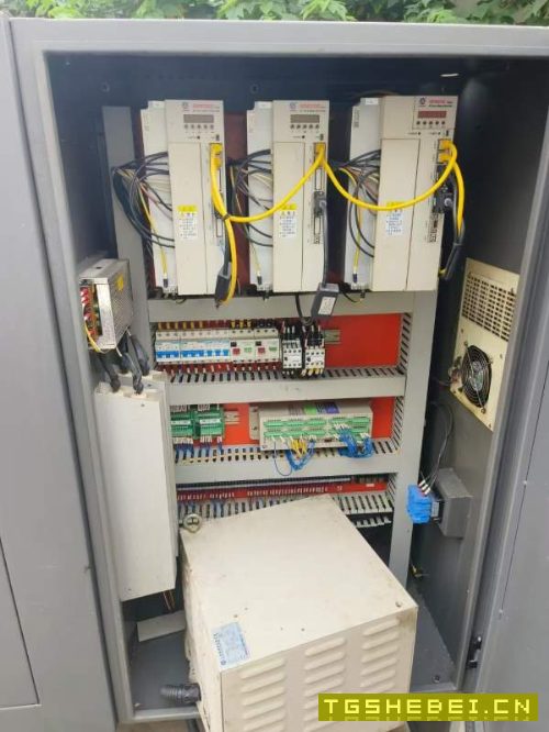 广州加盟子SK500L数控车,同款两台,8寸卡盘,10工位.