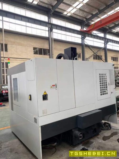 同款款两台海天VMC1000L加工中心，台湾罗翌BT40主轴，.