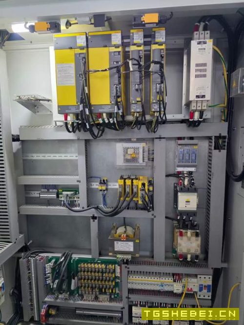 2019年出厂台湾原装高明KMC-2000SV龙门加工中心,工作.