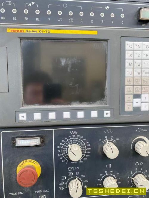 同款两台12年友佳450数控车床,斜床身,斜车,10寸卡.