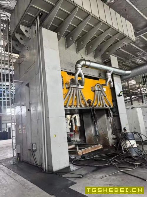 江东产玻璃钢框架3500吨,台面28003500,行程1600,开.