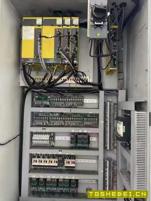 海天2516龙门加工中心,BT50齿轮头,全自动铣头,24把.