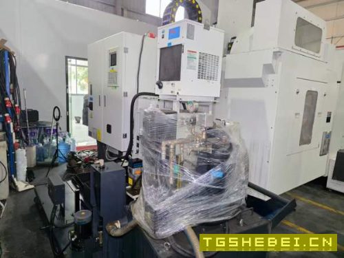 同款两台台湾东台精机1050ALlu立式加工中心，Y轴行程.