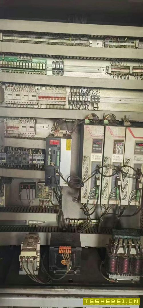 1060加工中心同款4台，骨折价处理沈阳i5加工中心。工.