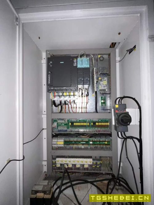 恒威DHV965龙门式5轴加工中心系统:Siemens