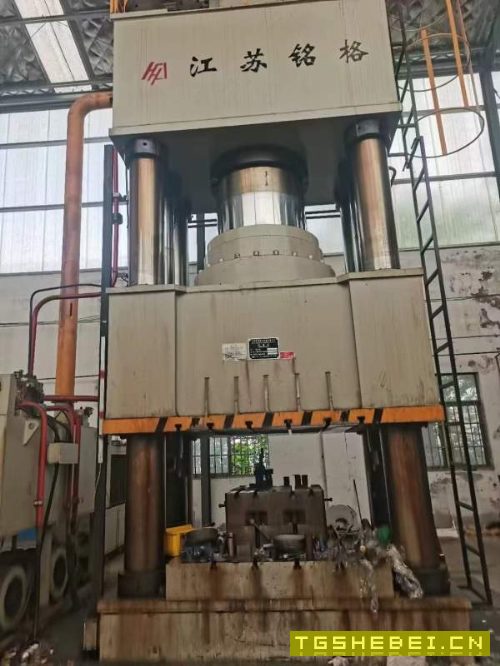 精品压机1600吨已到仓库,