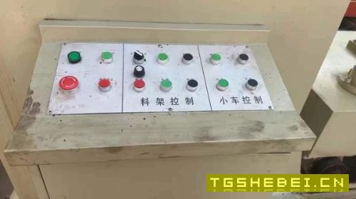 刚刚到货1500液压开卷机