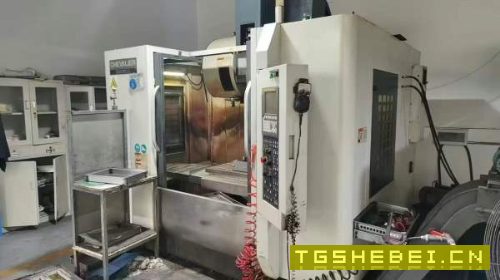台湾伟扬850加工中心,两线一硬,工作台1000x510行程8.