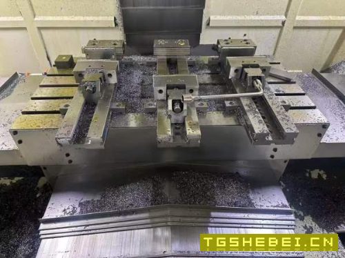 工厂在位便宜处理,2023年鑫玛科1160加工中心,三线滚.
