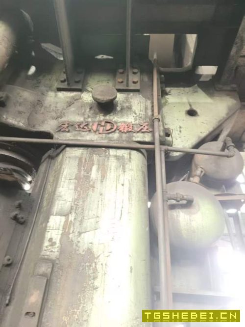 1000吨,1600吨共两台摩擦压力机,在位出售,价格便宜.