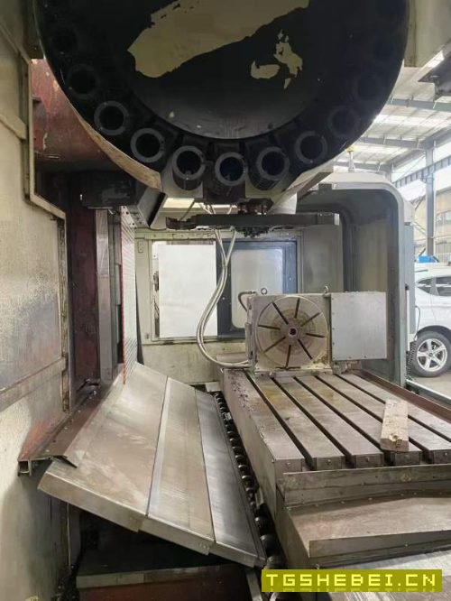 友佳VB_715A加工中心,BT50齿轮头,带中心出水,三轴.