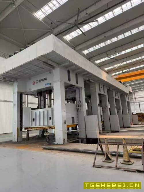 基本全新：油压机连线：1台2100，2台1200，1台800吨，.