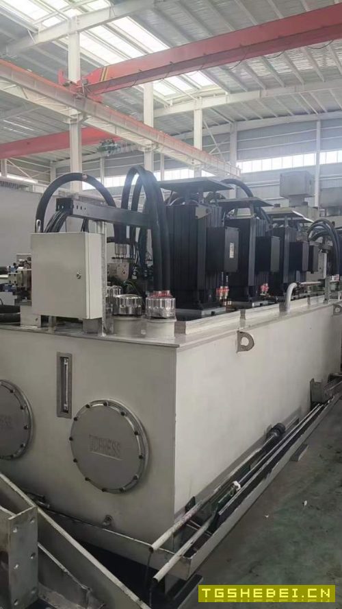 全新1600吨快速锻造油压机，工作台13501400，电机功率.