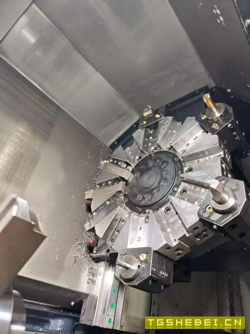 刚刚拿下一台9.9成新2025年斗山迪恩LYNX305数控车床、.