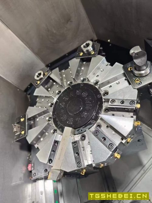 刚刚拿下一台9.9成新2025年斗山迪恩LYNX305数控车床、.