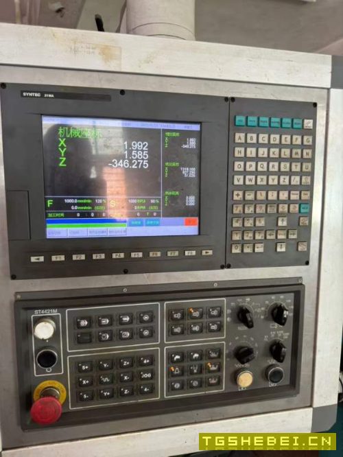 新定台湾大畏2015龙门加工中心，BT50主轴，工作台1.4.