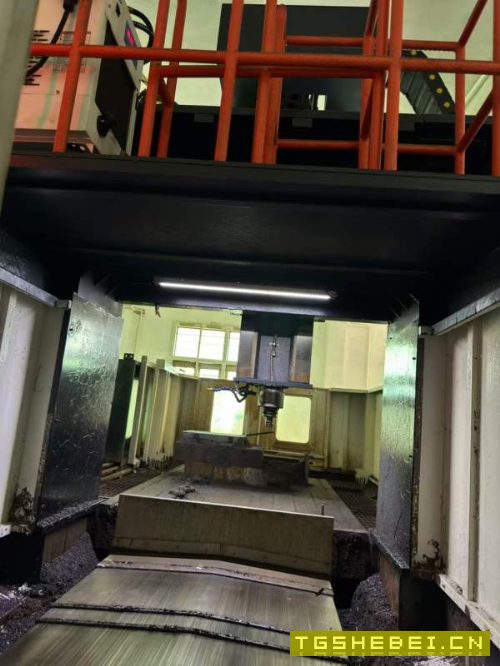 新定台湾大畏2015龙门加工中心，BT50主轴，工作台1.4.