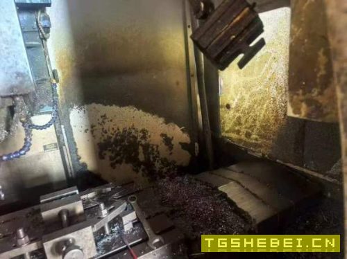 刚刚拿下一台台湾高峰850数控铣，三轴线轨，BT40主轴.