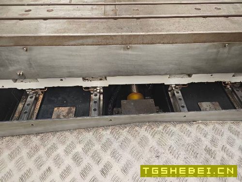 刚刚买下同款4台广东佛威1580数控铣、两线一硬导轨，.