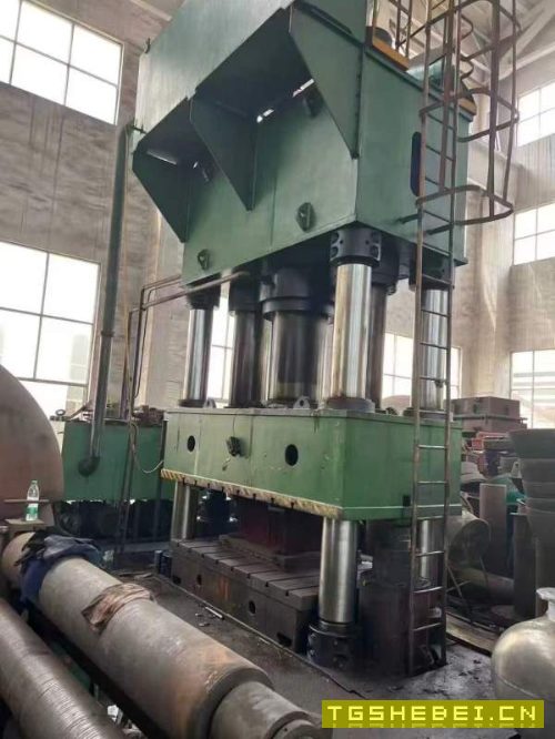 南通皋液2000吨，台面1.6米2.5米，移动台，中间顶出，.