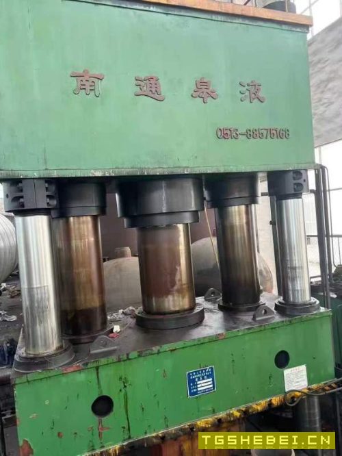 南通皋液2000吨,台面1.6米2.5米,移动台,中间顶出,.