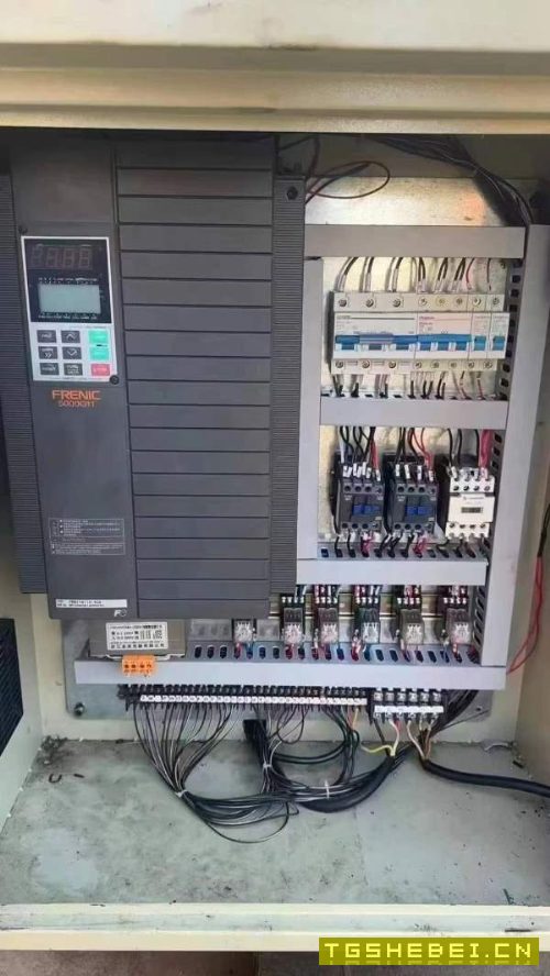 刚刚到货1500液压开卷机