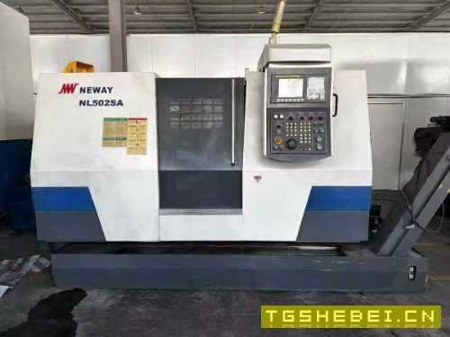 同款两台纽威502十寸卡盘硬轨机。