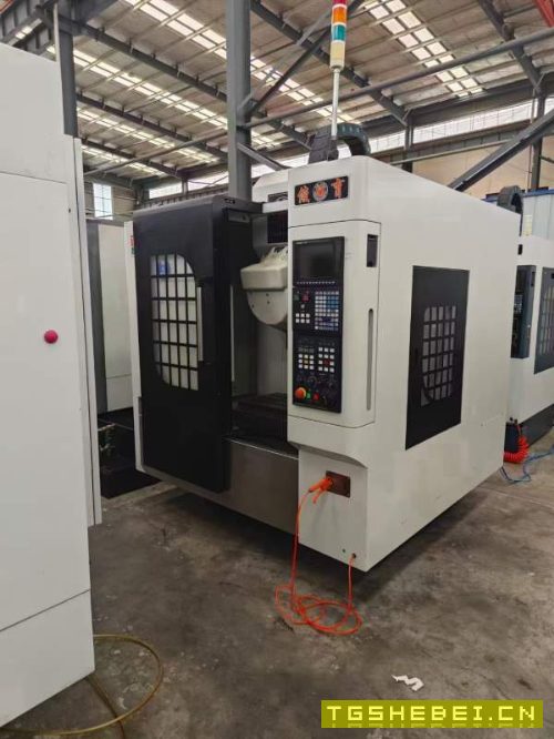 台湾省俊育2015年产T5钻攻机，日本THK线轨，16把刀库.