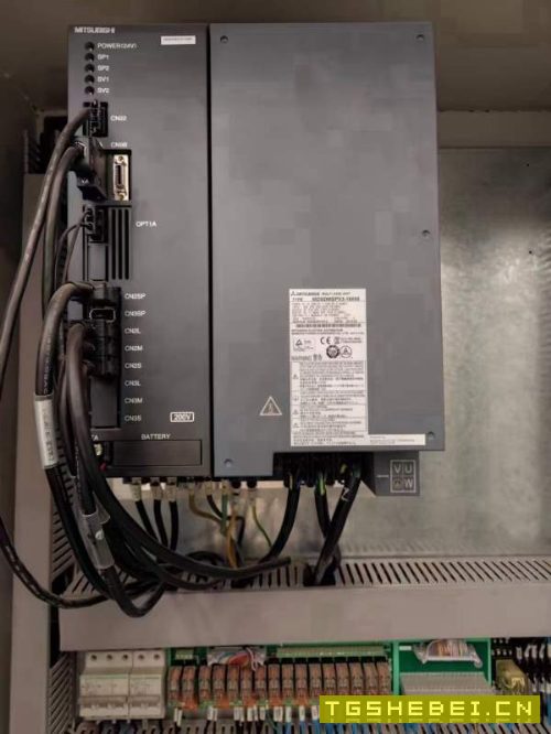 台湾省俊育2015年产T5钻攻机，日本THK线轨，16把刀库.