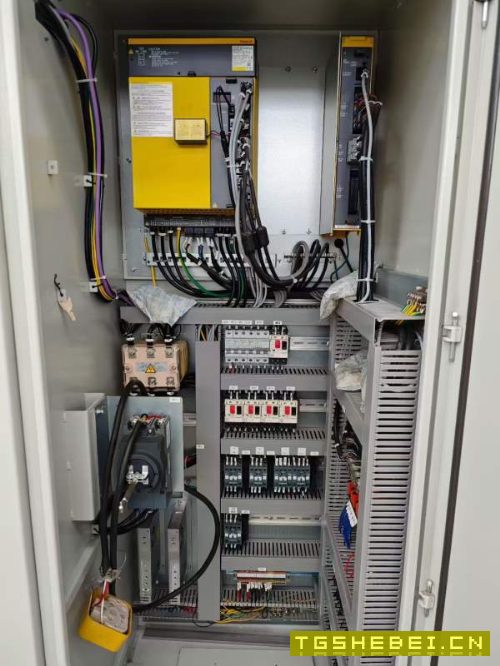 2021年海天850加工中心,发那科mf-p系统,三线轨,开.