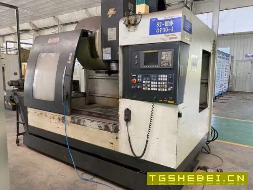 同款2台,杭州友佳VB-610A重切削立式加工中心工作台大.
