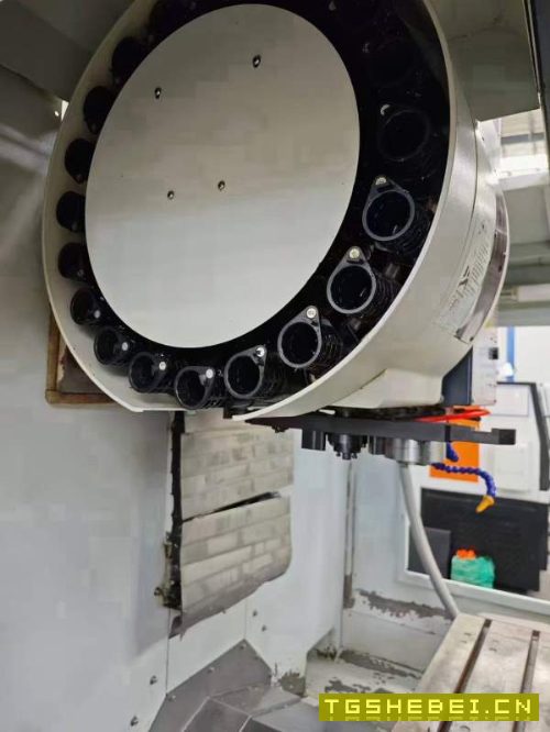 台湾省俊育V6立加高速机，罗毅主轴12000转，三菱系统.