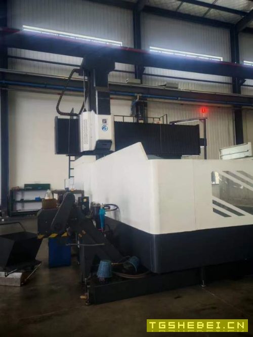 2024年重型台功4228龙门加工中心一台,两线一硬,BT50.