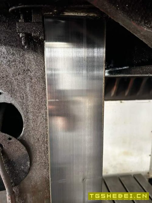 2016年华群2212工作台,55宽线规,三轴行程750工作台.