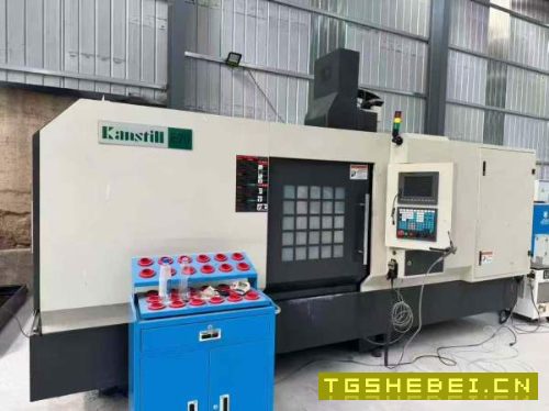 刚刚买下工厂在位2015数控小龙门，三轴线轨，BT40/15K.