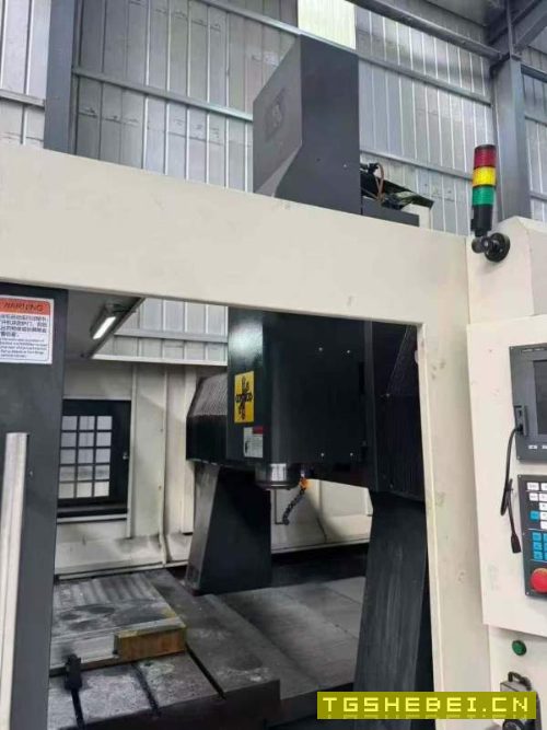 刚刚买下工厂在位2015数控小龙门,三轴线轨,BT40/15K.