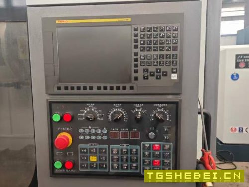 刚刚买下:银尚855加工中心一台,三线规,发那科大屏m.