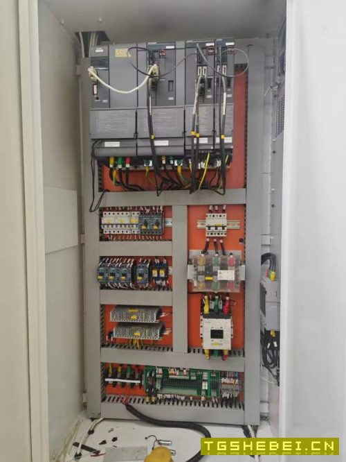 刚刚买下同款4台广东佛威1580数控铣、两线一硬导轨,.