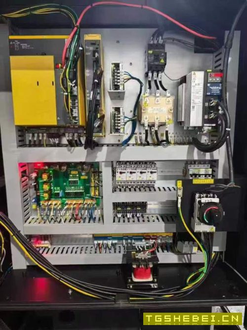 刚刚拿下一台9.9成新2025年斗山迪恩LYNX305数控车床、.