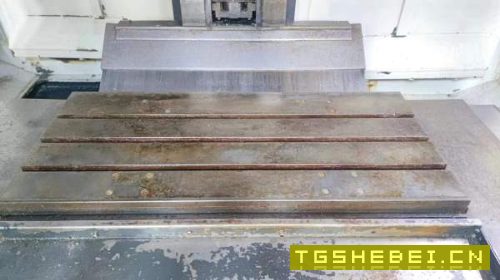 台湾友佳FV-800A立式加工中心一台、32A一台、两线一硬.