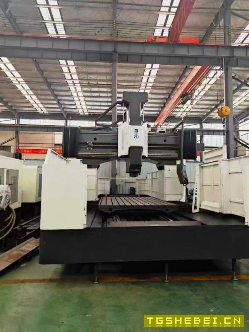 2024年重型台功4228龙门加工中心一台,两线一硬,BT50.
