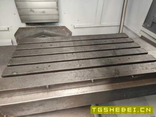 出售：银尚855加工中心一台，三线规，发那科大屏mf系.