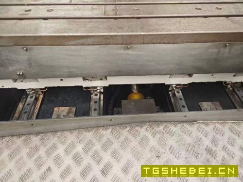 刚刚买下同款4台广东佛威1580数控铣、两线一硬导轨，.