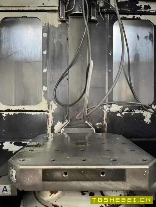 台湾高峰500卧加，大功率电主轴BT50，1万转。三轴线轨.