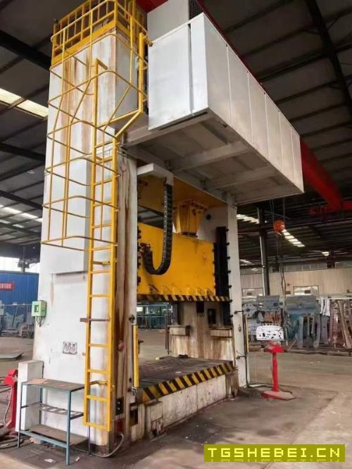 山东工厂刚刚买下高锻500吨闭式双点。九九成新,有效.