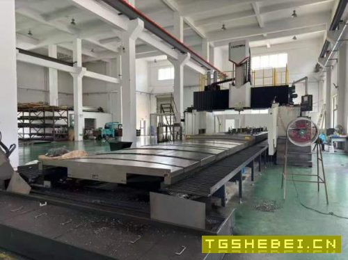 浙江工厂刚买一台海天8米龙门，工作台2.5米8米，门宽3.