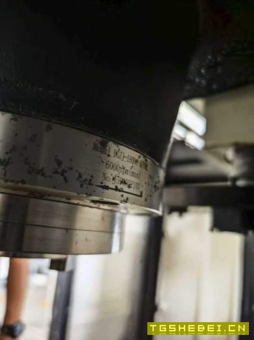 乔峰1680加工中心，发那科Mf系统，三轴线轨，bt50