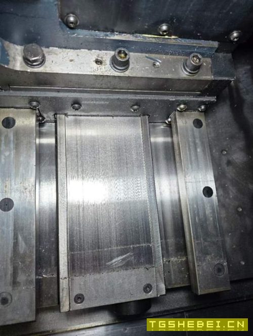 斗山PUMA3050L，12寸卡盘，18.5KW主轴电机，过棒料76.