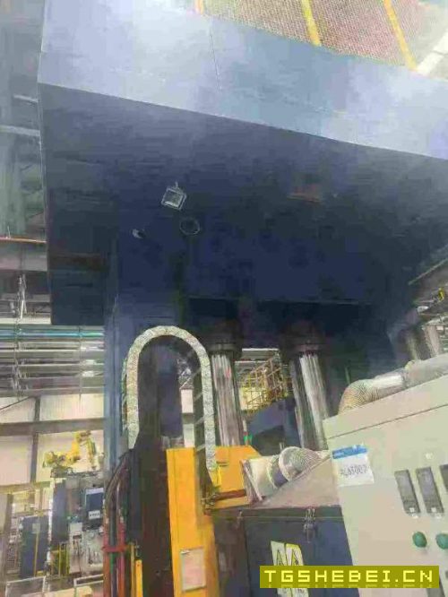 工厂在位，天锻1200吨框架液压机，有效台面2X3米，行.